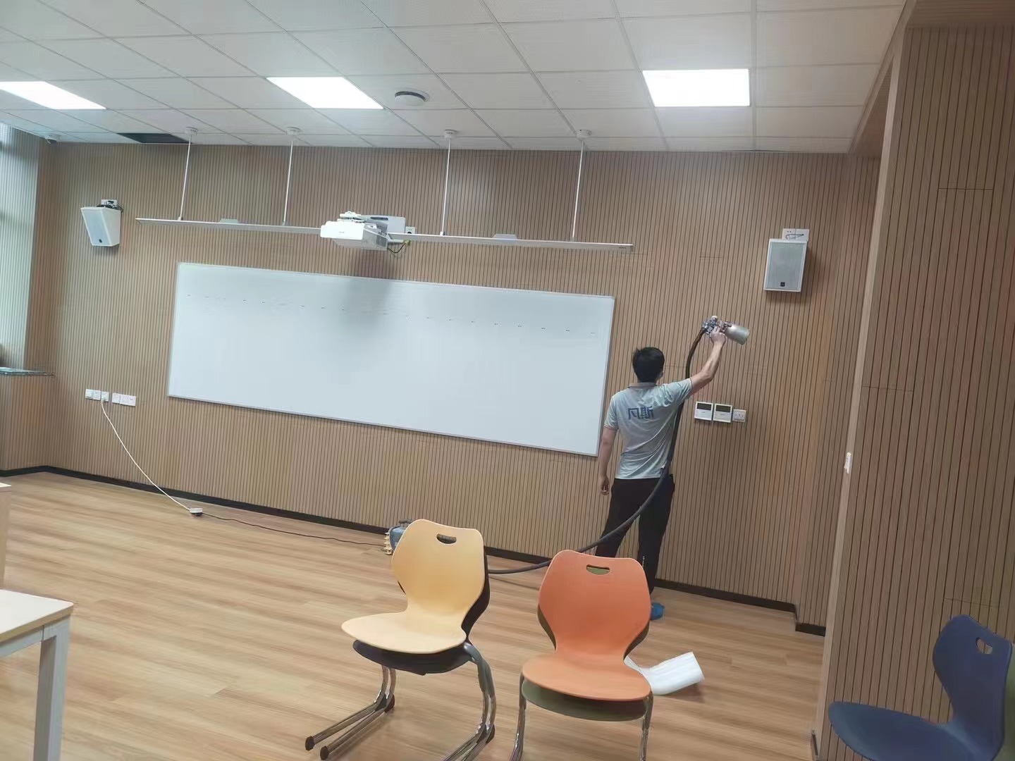 報(bào)告廳為什么甲醛超標(biāo)那么嚴(yán)重